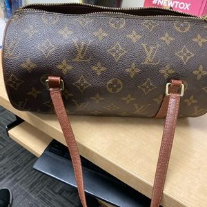 Louis Vuitton bag 10in